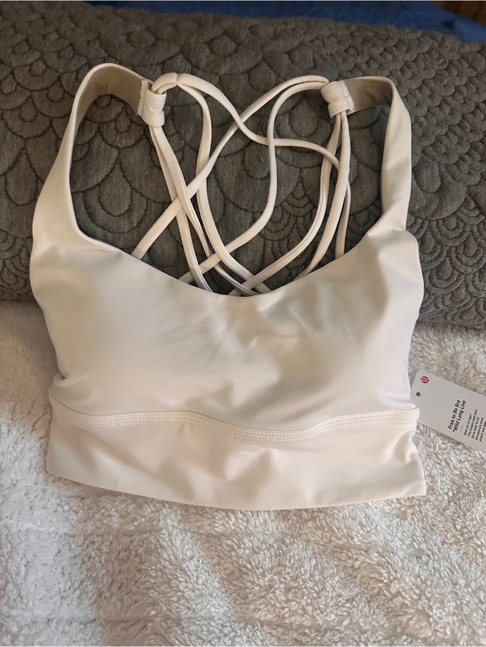 New with tags attached
Lululemon Free To Be Bra *Wild Long Line
Size 4 | White 🤍